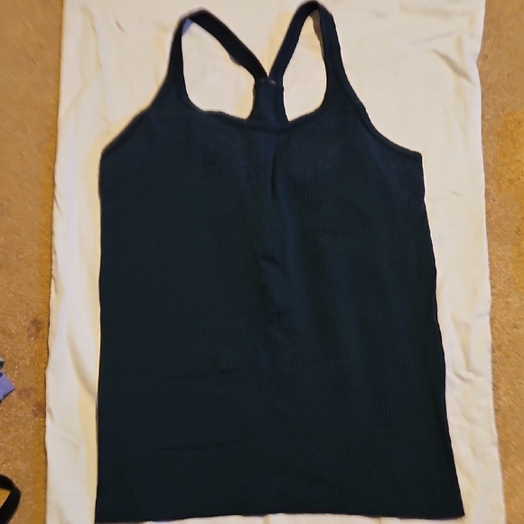Size 8 Tank - Picture 1 of 2